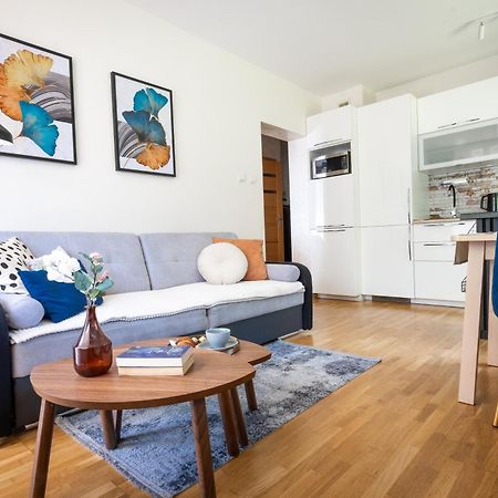 Malinowelove Aircon, 3 Rooms, Parking, Ogrod Krasków Εξωτερικό φωτογραφία